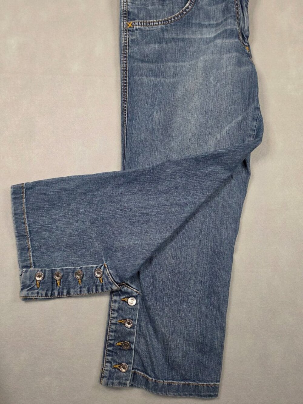 DOLCE & GABBANA Logo Plaque Capri Jeans Blue Denim Button Hem IT 48 US 10/12